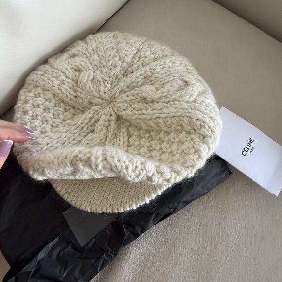 NWT CELINE Beret In Aran Mohair 100% Authentic wool - Picture 8 of 8